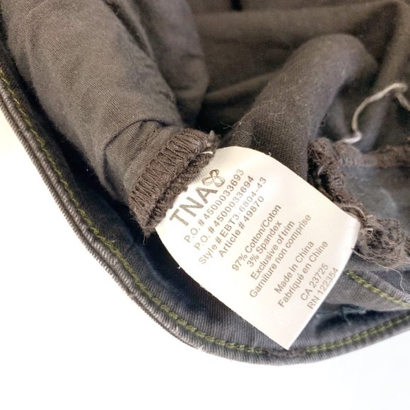 ARITZIA | TNA BLACK/GRAY CARGO PANTS - Picture 6 of 8